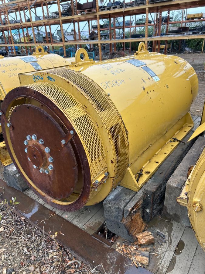 1050 KW, 1200 RPM, Kato #1050-685-611, Generator End, 3 phase, 1500 kVA, 347/600 V - Image 1