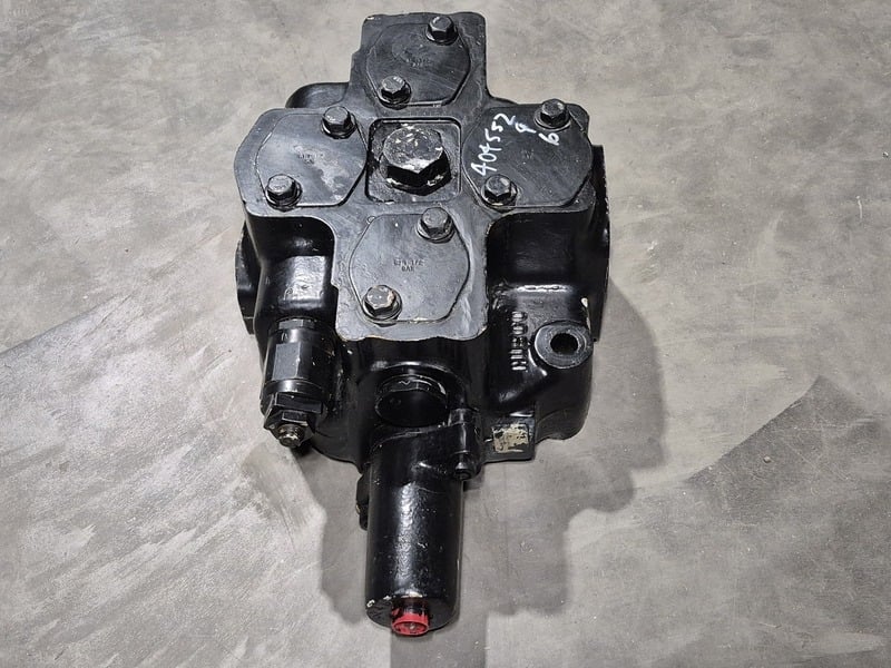 Letourneeau #R4219181, control valve, reman - Image 4