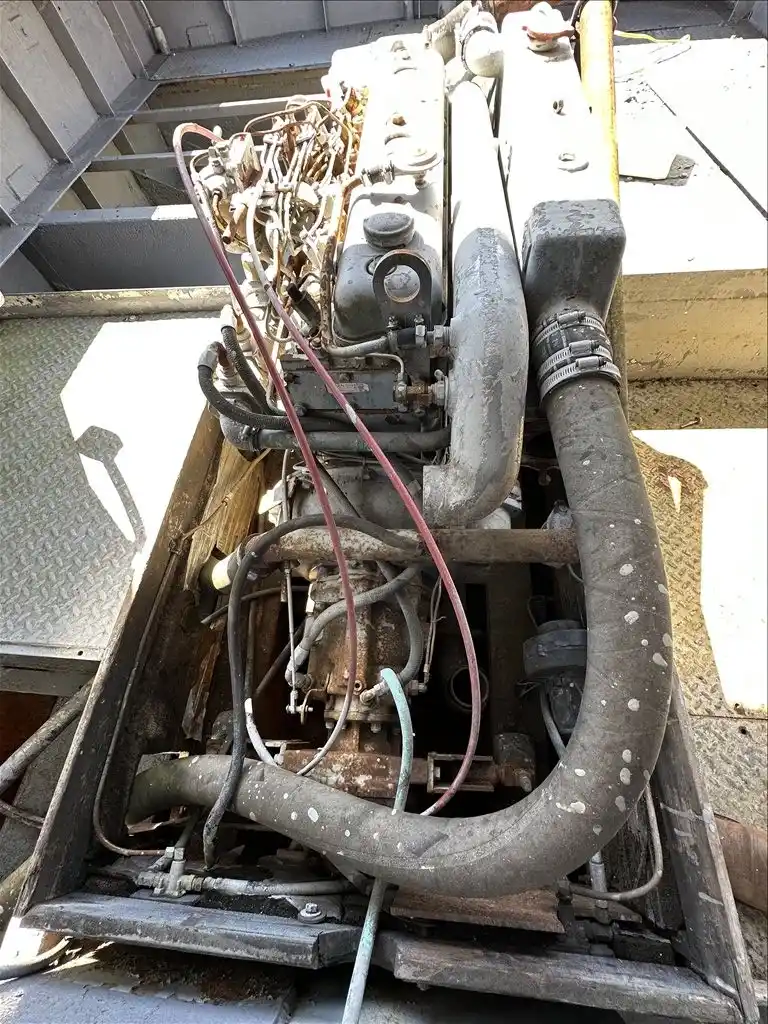 Workboat, single screw, Perkins Range 4 engine, steel hull, prop removed - Image 2