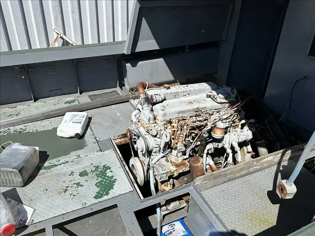 Workboat, single screw, Perkins Range 4 engine, steel hull, prop removed - Image 3