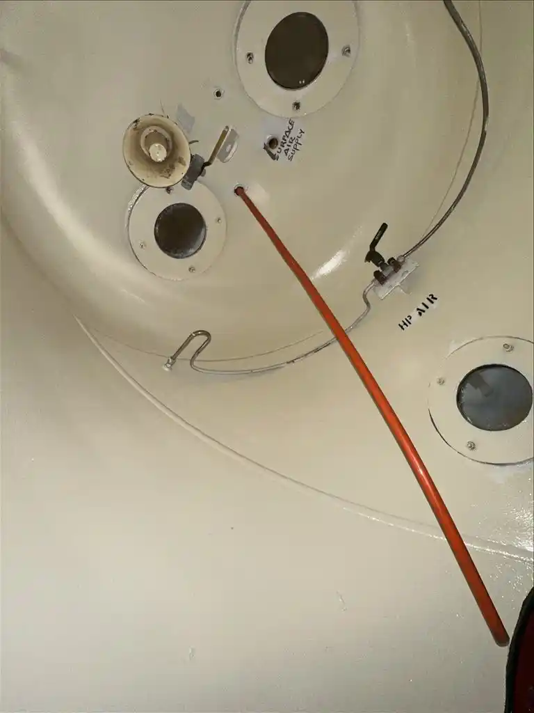 Wet Bell & LARS, Oceaneering International Oceaneering class II manifold 2 man open bell w/1 diver excursion - Image 9