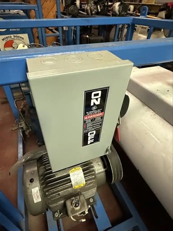 Dive compressor skid, Curtis Manufacturing, electric, w/integrated volumn tank, 1973 - Image 2