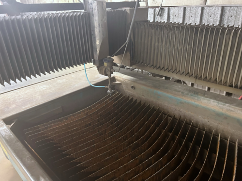 Techni #TJ1500X2, waterjet cutting system, 4' x 8', operators pendant control, 50 HP, 2-Axis, 2010 - Image 2