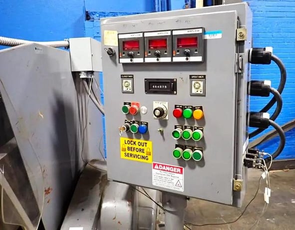 Standard #DX, clamshell die cutter, 29" x 42", heated platen, dwell timer, 3 phase, 460 V. - Image 3