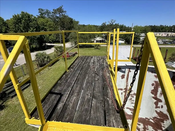 Platform / stairs for dive tanks, OSHA compliant - Image 3