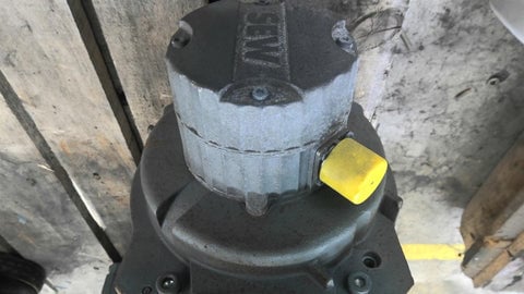 4500 RPM in, Sew #FH57BCM-112S/BR/TF/VR/AS1H/SB50, 423 RPM out, 10.64:1 ratio, brake gear redcuer - Image 9