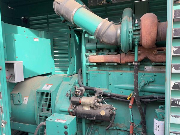450 KW Cummins #450DFEC, diesel generator set, 277/480 Volts, 1997 - Image 4
