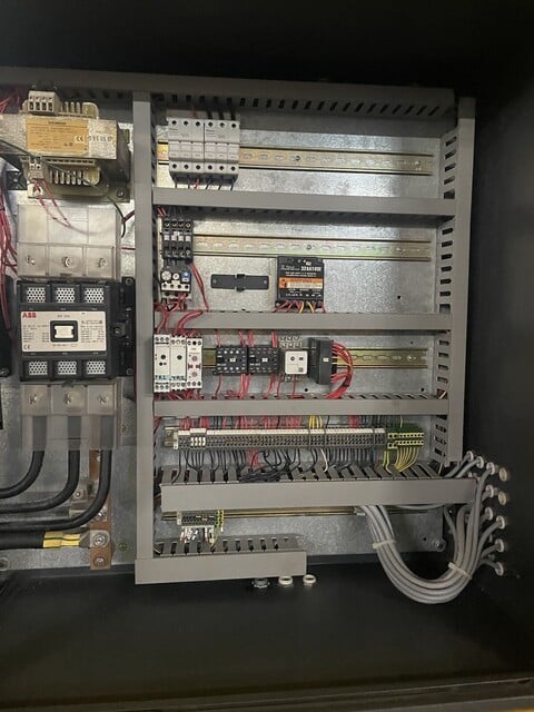 1230 cfm, 110 psig, Kaeser #FS-300, rotary screw air compressor, 300 HP, 1800 RPM, water cooled, 1997 - Image 6