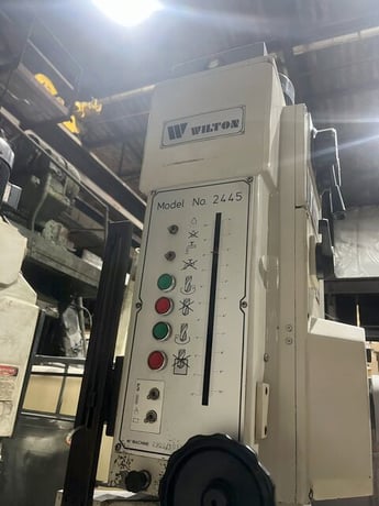 Wilton #2445V, direct drive gear head drill press, 30" swing, 4 HP, automatic tapping control - Image 3