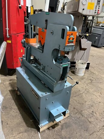 3" x 3" x 9/16" Scotchman #4014C, ironworker, 40 ton, 3 HP - Image 2