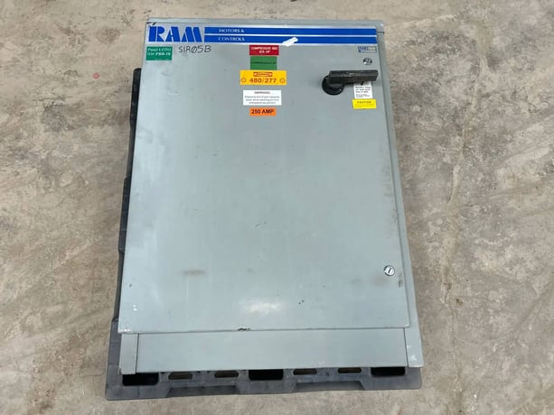 Ram, screw compressor motor starter, 125 HP, 460 Volts, 2024 - Image 3