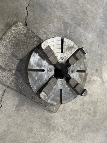 18" 4-jaw chuck - Image 1