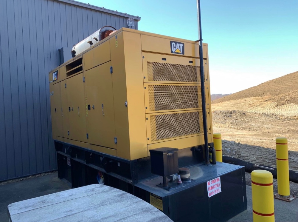 400 KW Caterpillar #C15, generator set, enclosed with tank, 277/480 Volts, 2014 - Image 1