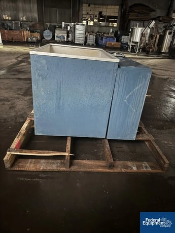 Macbeth #SPL-75B, light box, 1560 watts, 120 V. - Image 2
