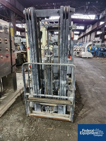 3500 lb. Toyota #7FBCU20, 189" lift, side shift - Image 4
