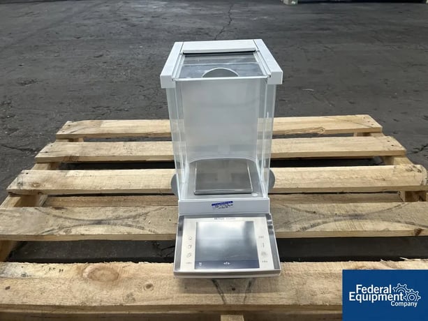 Mettler #XP203S, analytical balance, 210g capacity - Image 1
