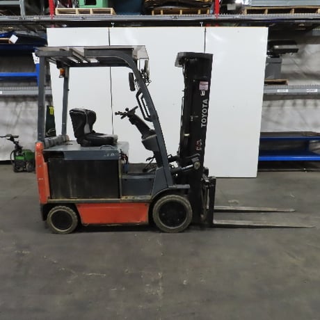 5000 lb. Toyota #8FBCU30, electric forklift, 48 V., 3-stage, 189" lift, side shift, 2015 - Image 1