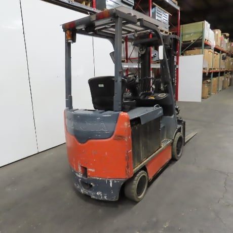 5000 lb. Toyota #8FBCU30, electric forklift, 48 V., 3-stage, 189" lift, side shift, 2015 - Image 6
