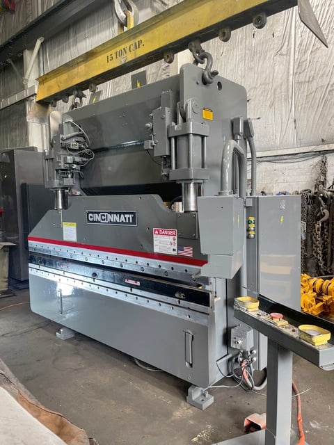 90 Ton, Cincinnati #90FMII, hydraulic press brake, 10' overall, 78-3/4" between housing, 8" stroke, 7" throat - Image 1