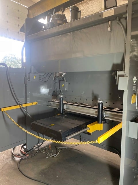90 Ton, Cincinnati #90FMII, hydraulic press brake, 10' overall, 78-3/4" between housing, 8" stroke, 7" throat - Image 2