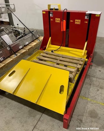 Southworth Products #ROLL-C, palletpal roll-on leveler with turntable, 44" x 48" platform, 2500 lbs, 2" low - Image 3