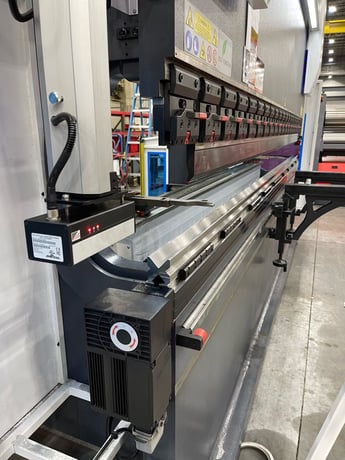 350 Ton, Accurl #GP350T, hydraulic CNC Press Brake, 13' overall, Delem DA58T Control, 2025 - Image 2