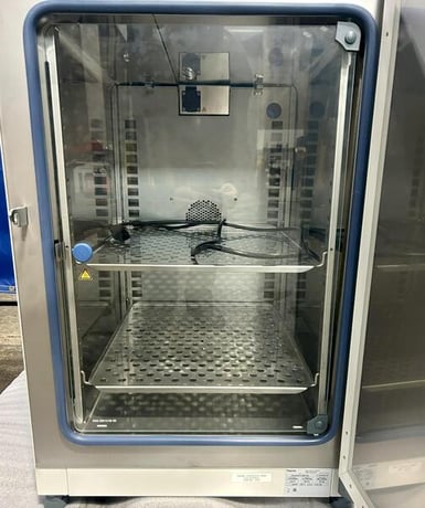 Thermo Scientific #Heratherm-IMH180, benchtop incubator, 6.3 cu.ft. capacity, 105°C, 2015 - Image 2