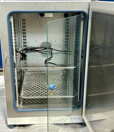 Thermo Scientific #Heratherm-IMH180, benchtop incubator, 6.3 cu.ft. capacity, 105°C, 2015 - Image 3