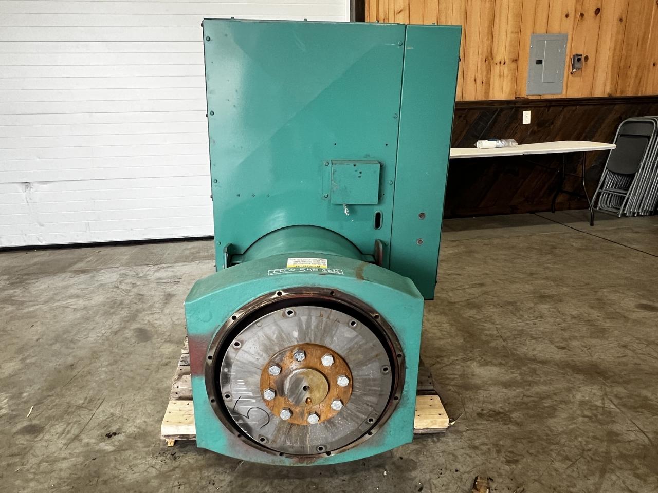 350 KW, Onan / Cummins 350DFCC, generator end, 12 wire, 1 or 3 phase, 480 Volts, 750 hours, 1992 - Image 7