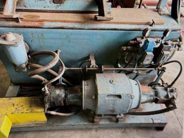 Newman #S-382, Hydraulic Drive Double Planer, Very Good Condition - Image 9