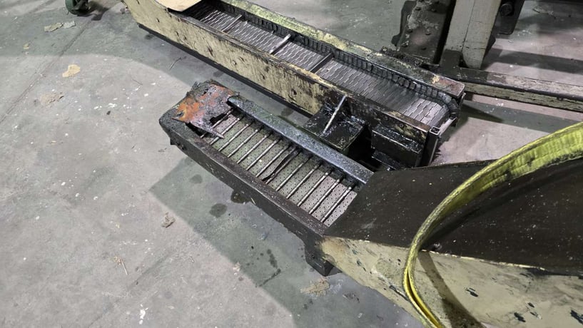 6" wide, Parts Conveyor, 10" entry height, 42" exit height, 1/4" H belt divider - Image 5