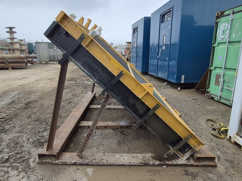 Komatsu #PC2068, Radiator Assembly (4 available) - Image 7