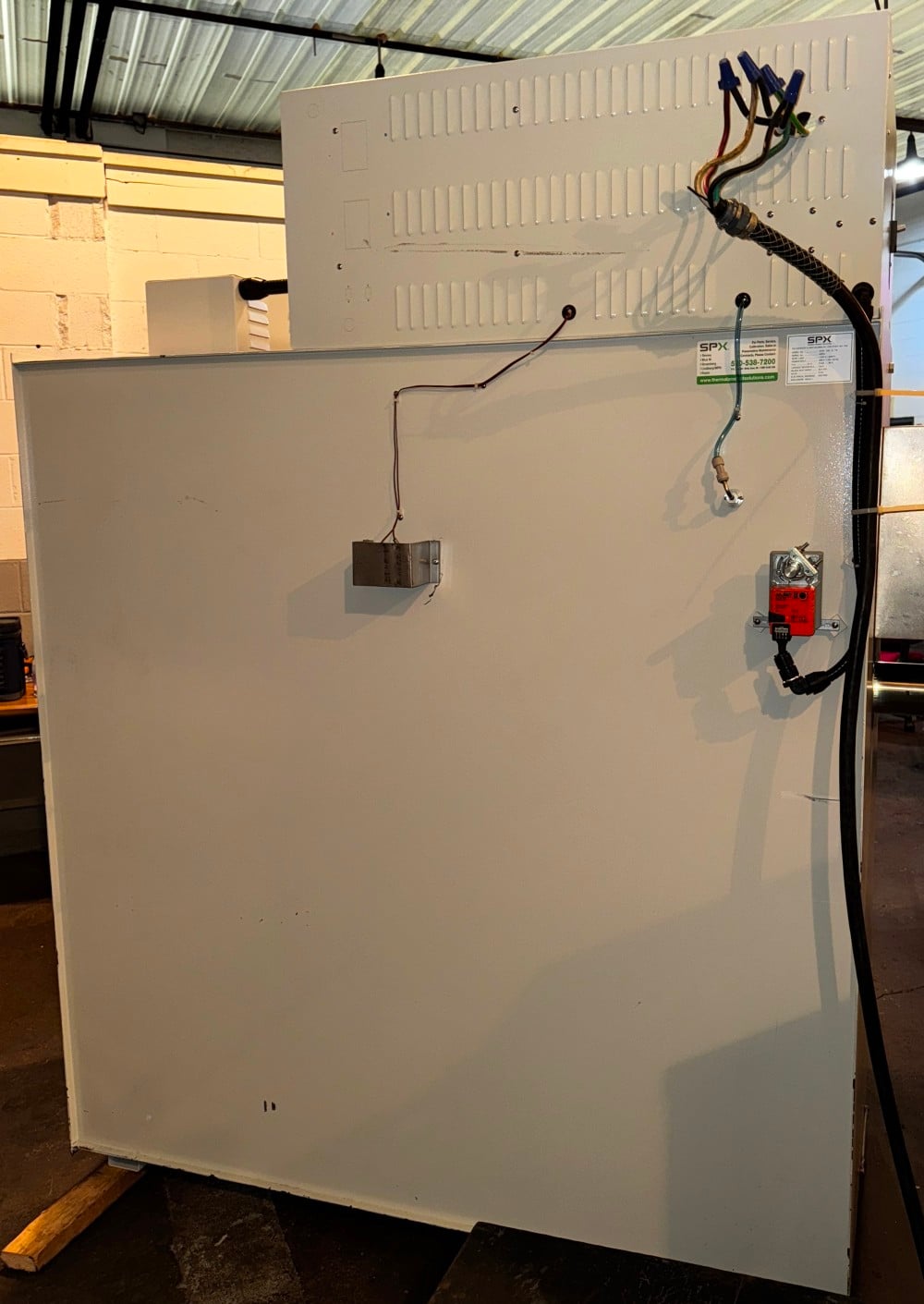 48" width x 48" H x 24" L Blue M #DCW-326, double door cabinet oven, Stainless Steel interior, 600°F, tested - Image 2