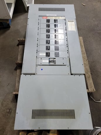 600 Amp. General Electric, APN, Spectra Series Panelboard, 208Y/120 Volts AC 3PH 4W - Image 1