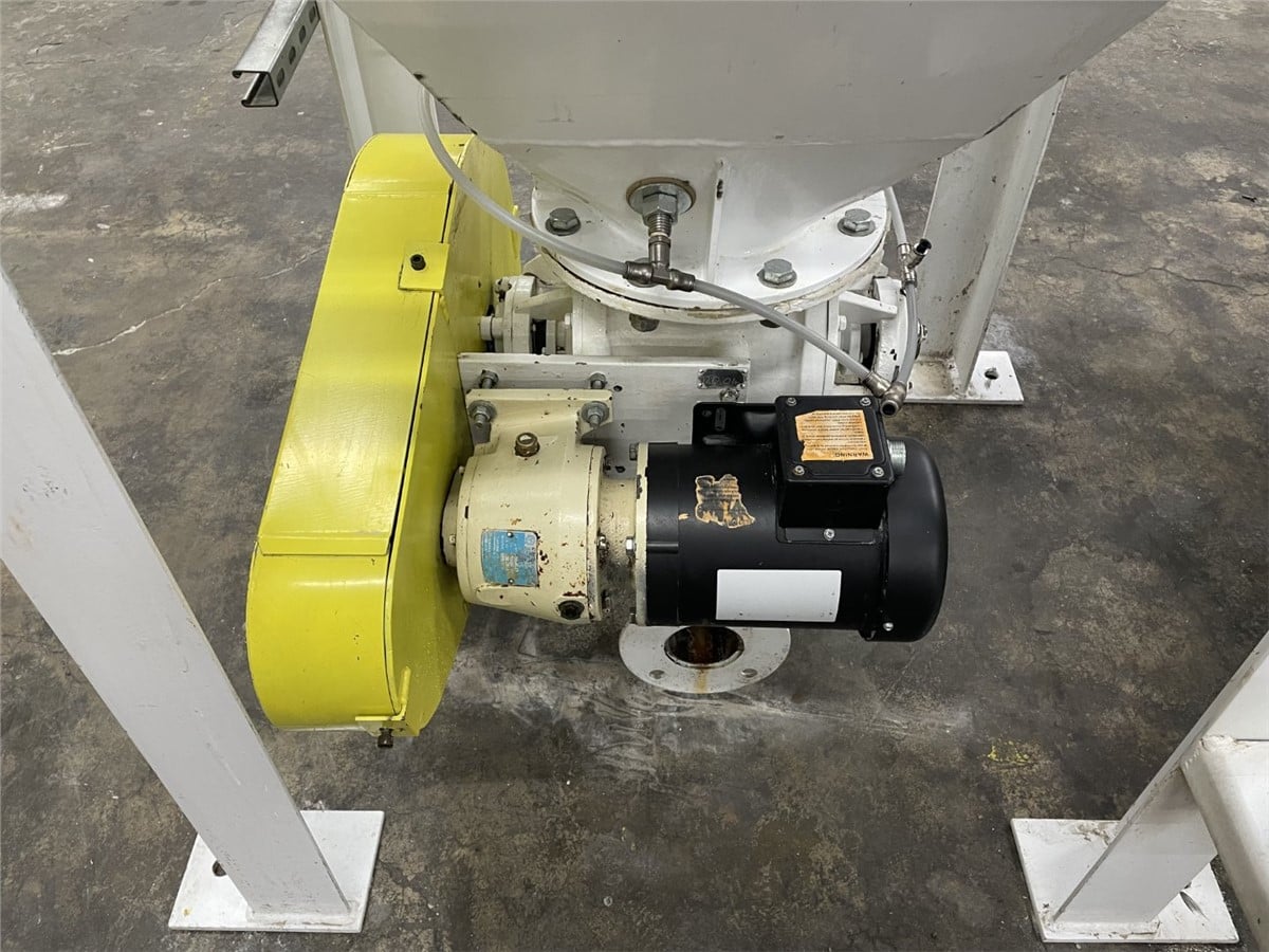 26 cu.ft. Carbon Steel Surge Bin w/ rotary air lock, .75 HP WEG AC motor (4 available) - Image 10