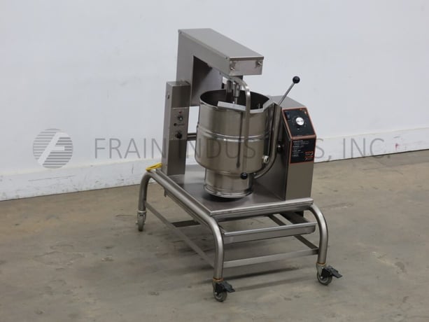 10 gallon Groen #TDB-40C, 316 Stainless Steel, open top, half jacketed kettle - Image 1