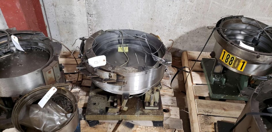 Feeder Bowl, clock wise direction, 22 mm max capacity, 21" base, 19" depth, 15.5" discharge height, bolt part - Image 2