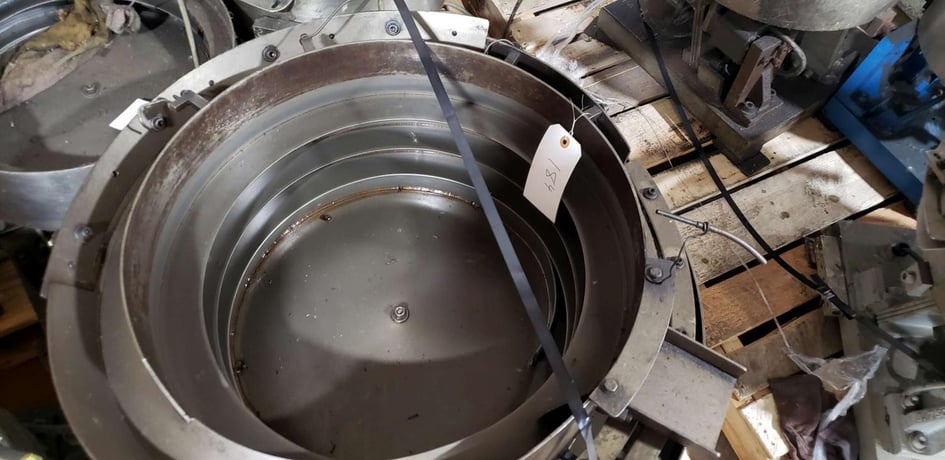 Feeder Bowl, clock wise direction, 12 mm max capacity, 21" base, 23" depth, 16" discharge height, bolt part - Image 1