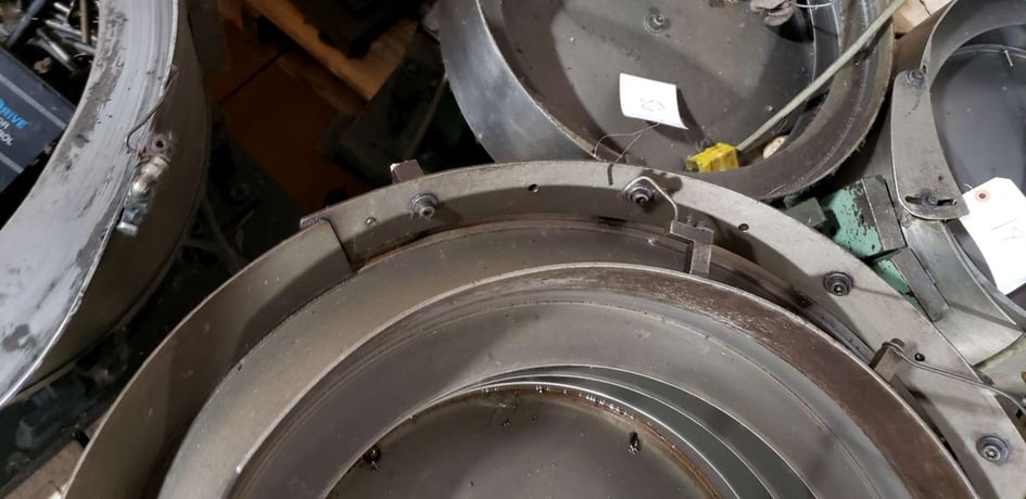 Feeder Bowl, clock wise direction, 12 mm max capacity, 21" base, 23" depth, 16" discharge height, bolt part - Image 8