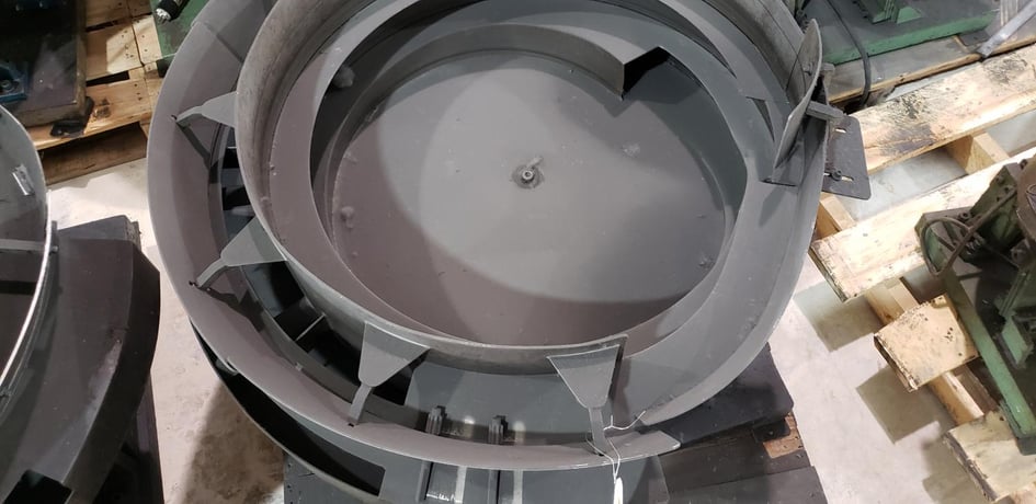 Vibratory Bowl, clock wise direction, 28 mm max capacity, 30" base, bolt part type - Image 3