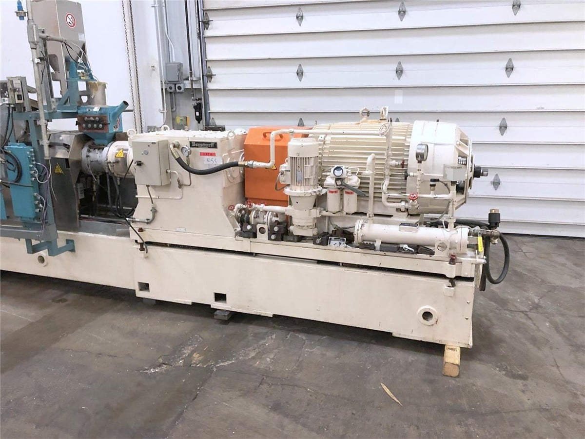 2.36" Berstorff, co-rotating twin screw extruder, 34:1 L/D ratio, 500 RPM screw speed, 200 HP Reliance VXS AC - Image 6