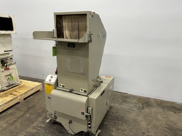 10" x 16" Conair #JC-1016, granulator, 15 HP, 2 bed knives, 45" infeed - Image 2