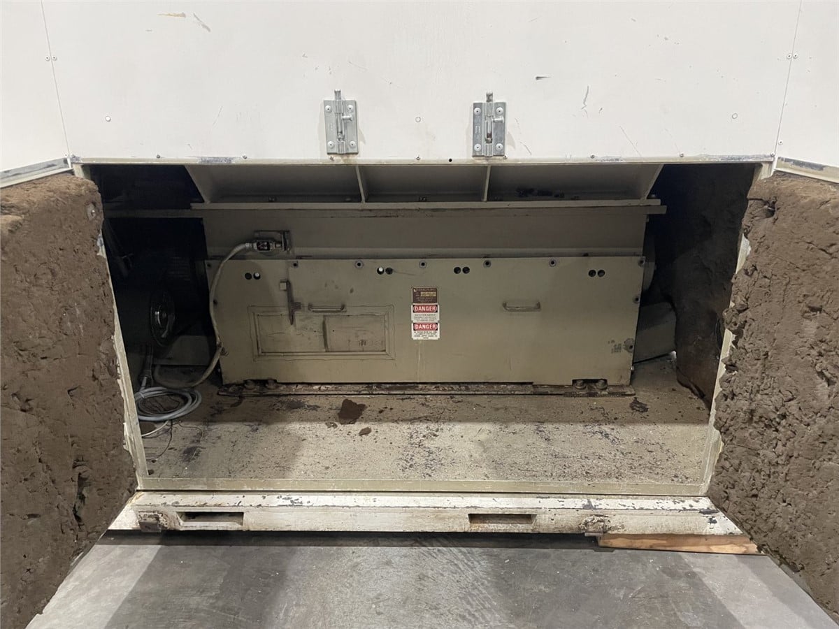 14" x 56" Cumberland #1456I, pull-roll granulator, 100 HP WEG Inverter Duty Motor, 3 knife open rotor, 2 bed - Image 6