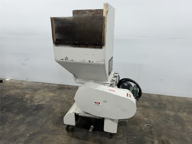 15" x 15.7" Nissui #SKN-22, slow speed granulator, 3 HP - Image 1