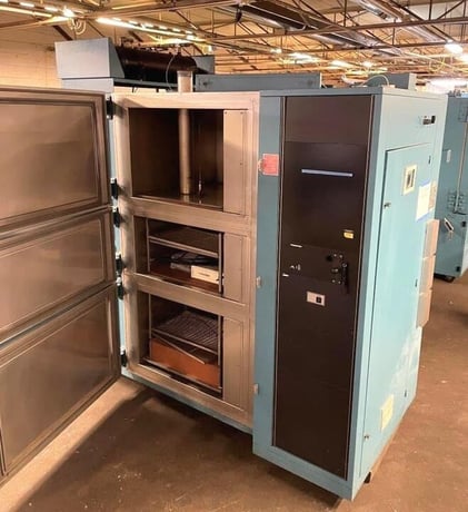 25" width x 15" D x 15" H Thermotron #ATS-320-DD-10-705, Hot to 200°, Cold to -73°C, 1999 - Image 2