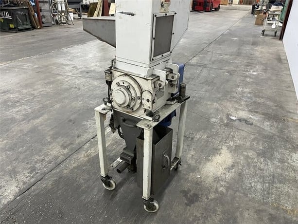 9" x 10" Matsui #SMGL2-100U, low-speed granulator, 2009 - Image 7