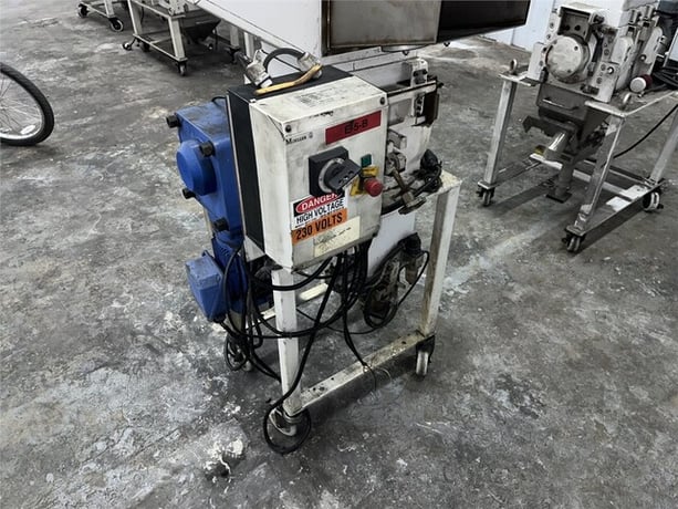 9" x 10" Matsui #SMGL2-100U, low-speed granulator, 2010 - Image 3