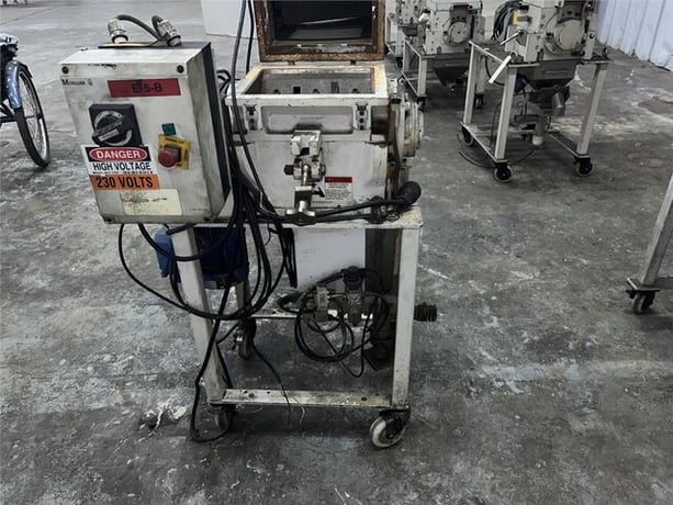 9" x 10" Matsui #SMGL2-100U, low-speed granulator, 2010 - Image 10