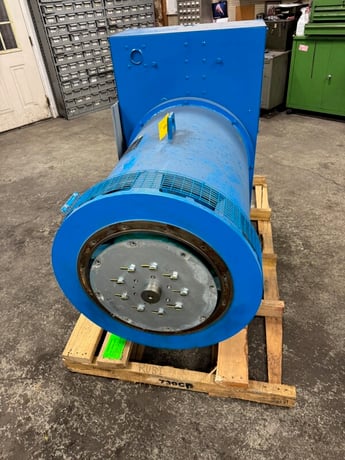 625 KW, 1800 RPM, Marathon Synchronous Alternator, Frame 573, single bearing, 480Y/277 Volts, new unused - Image 5
