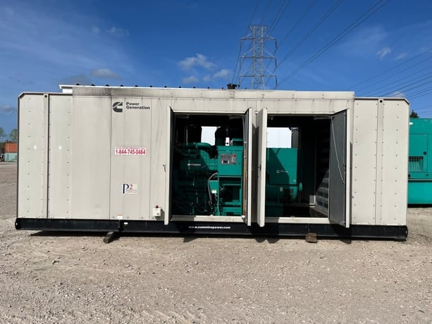 750 KW Cummins #QST30-G5, generator set, 480 Volts, sound enclosure; Tier 2 Emissions, 670 hours, 2007 - Image 4